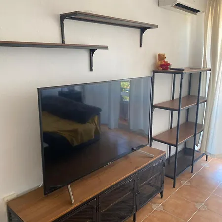Séjour chez l'habitant Cozy Torremolinos, Double With Air-conditioning, Pool And Parking *